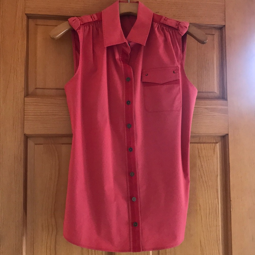 Ellie Tahari Sleeveless button-down coral top